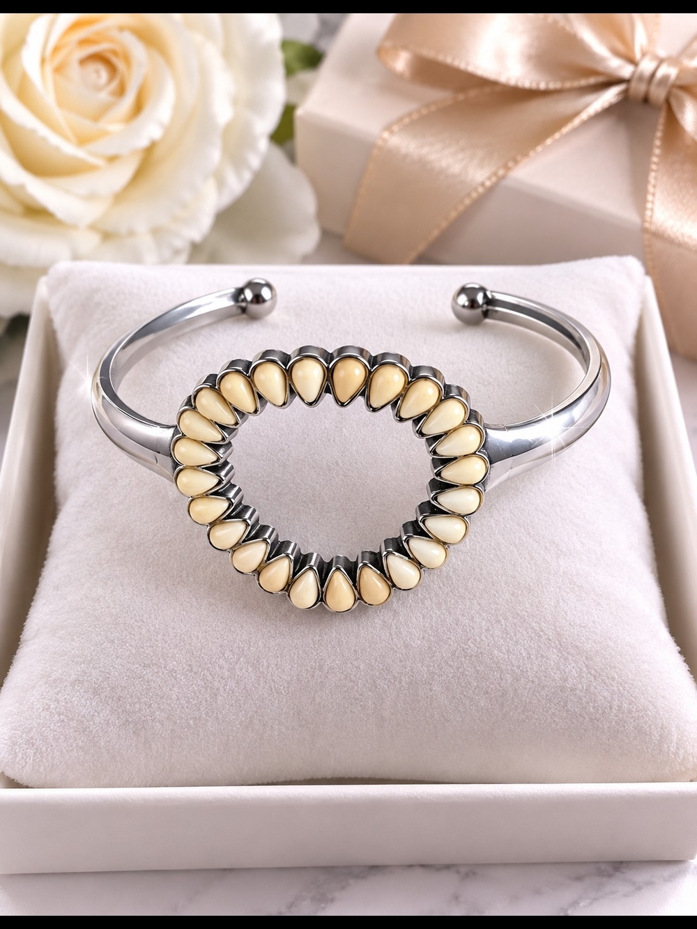 Elegant Heart Open Cuff Bracelet in Cream and Silver